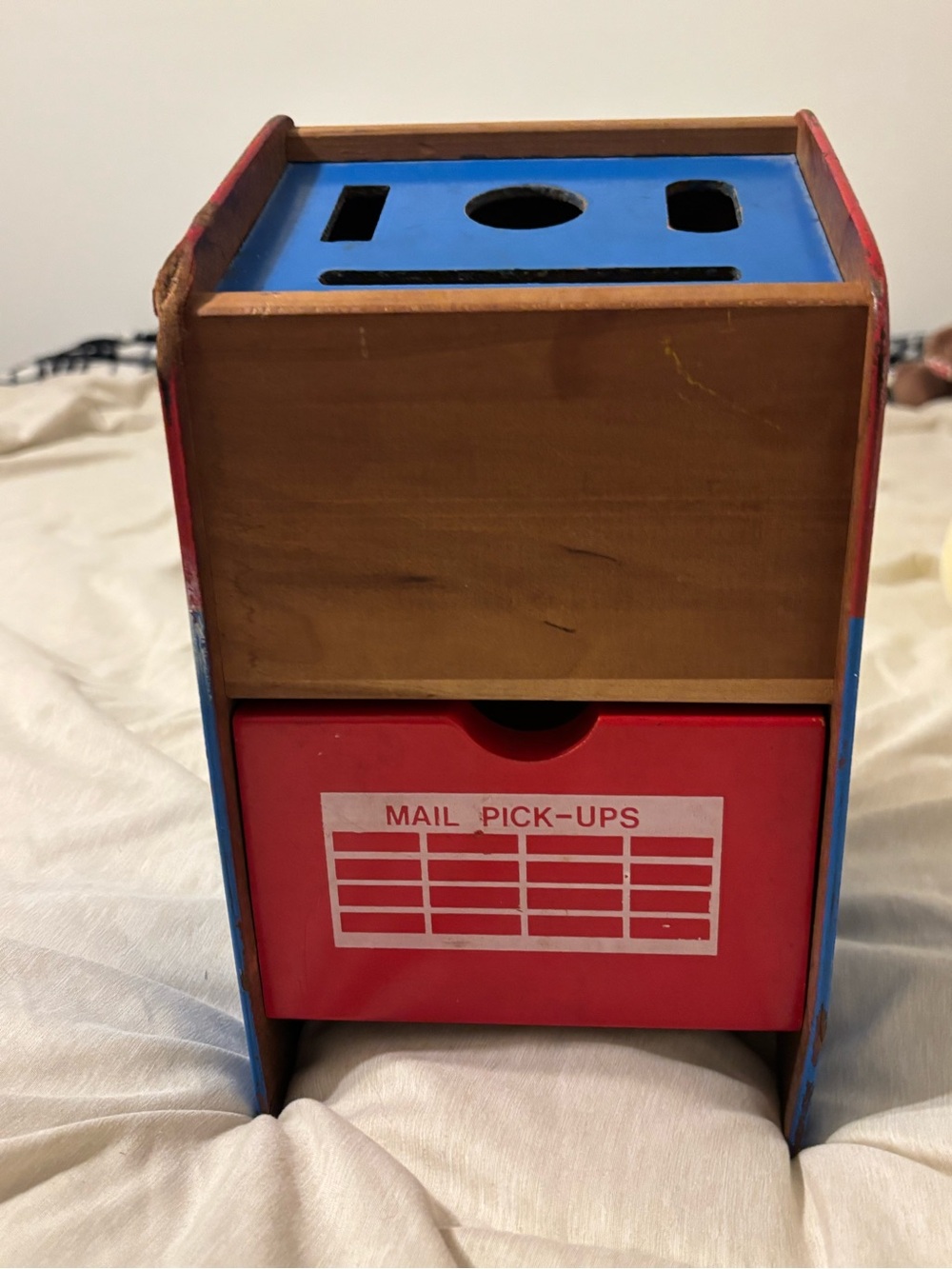 Sandberg Vintage Wooden Mailbox Shape Sorter Toy